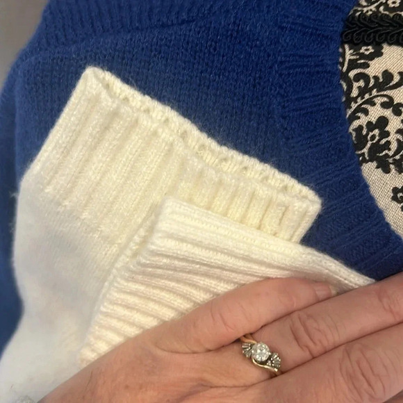 H&M Divided funny “take it slow in the snow” sloth sweater - Picture 2 of 4